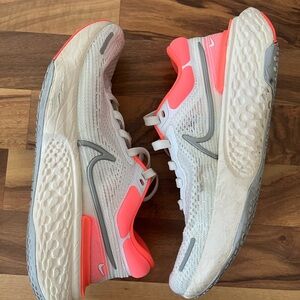 Nike Women's Zoomx Invincible Run Flyknit